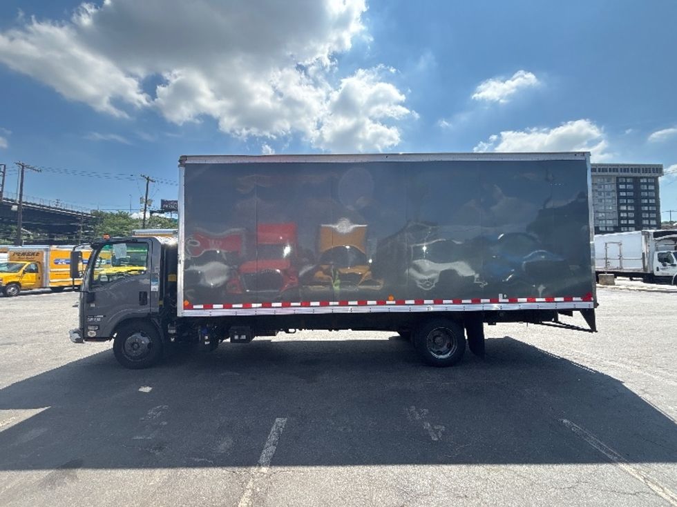 Medium Duty Box Truck-Light and Medium Duty Trucks-Isuzu-2022-NRR-North Bergen-NJ-84,751\n\t\tmiles-$ 52,250 - Image 4