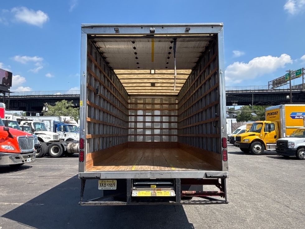 Medium Duty Box Truck-Light and Medium Duty Trucks-Isuzu-2022-NRR-North Bergen-NJ-84,751\n\t\tmiles-$ 52,250 - Image 8