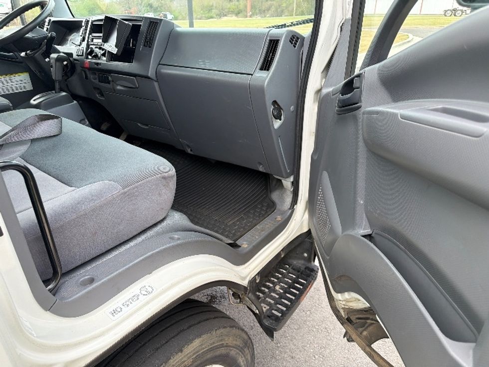 Medium Duty Box Truck-Light and Medium Duty Trucks-Isuzu-2022-NRR-Shreveport-LA-125,816\n\t\tmiles-$ 48,250 - Image 20
