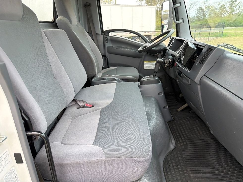 Medium Duty Box Truck-Light and Medium Duty Trucks-Isuzu-2022-NRR-Shreveport-LA-125,816\n\t\tmiles-$ 48,250 - Image 22