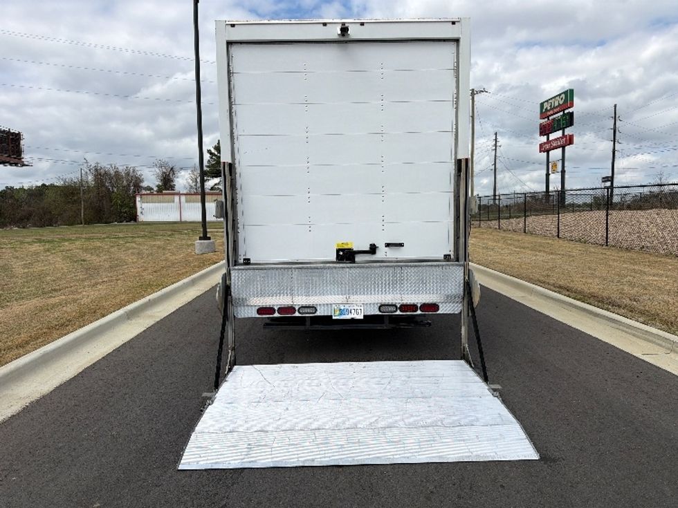 Medium Duty Box Truck-Light and Medium Duty Trucks-Isuzu-2022-NRR-Shreveport-LA-125,816\n\t\tmiles-$ 48,250 - Image 9