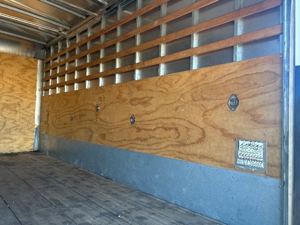 Medium Duty Box Truck-Light and Medium Duty Trucks-Isuzu-2022-NRR-Shreveport-LA-181,266\n\t\tmiles-$ 38,000 - Image 12