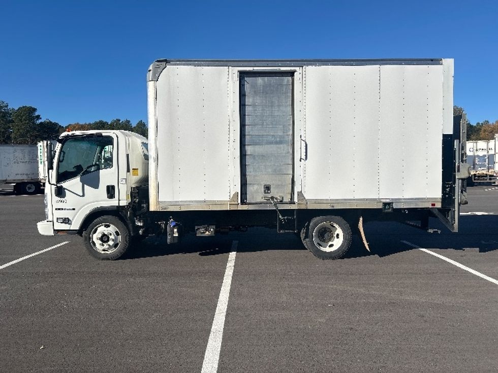 Medium Duty Box Truck-Light and Medium Duty Trucks-Isuzu-2022-NRR-Shreveport-LA-181,266\n\t\tmiles-$ 38,000 - Image 4