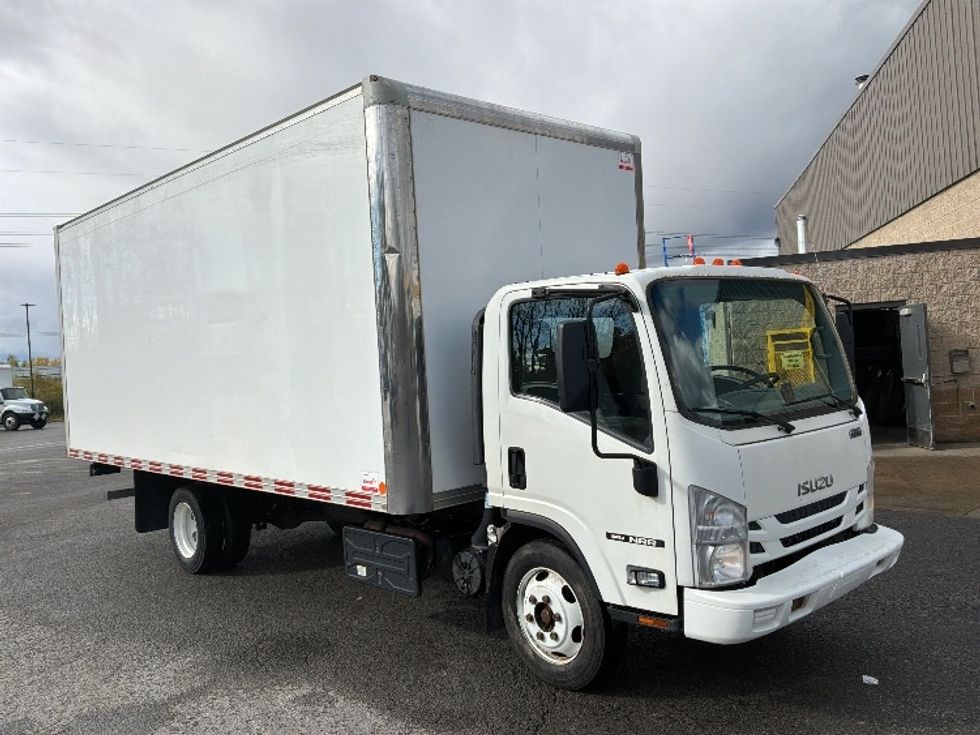 Medium Duty Box Truck-Light and Medium Duty Trucks-Isuzu-2022-NRR-Ste-Foy-PQ-279,450\n\t\tkm-$ 43,500 - Image 1