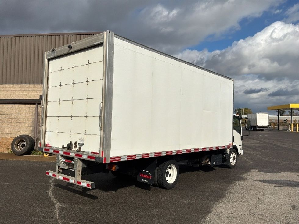 Medium Duty Box Truck-Light and Medium Duty Trucks-Isuzu-2022-NRR-Ste-Foy-PQ-279,450\n\t\tkm-$ 43,500 - Image 13