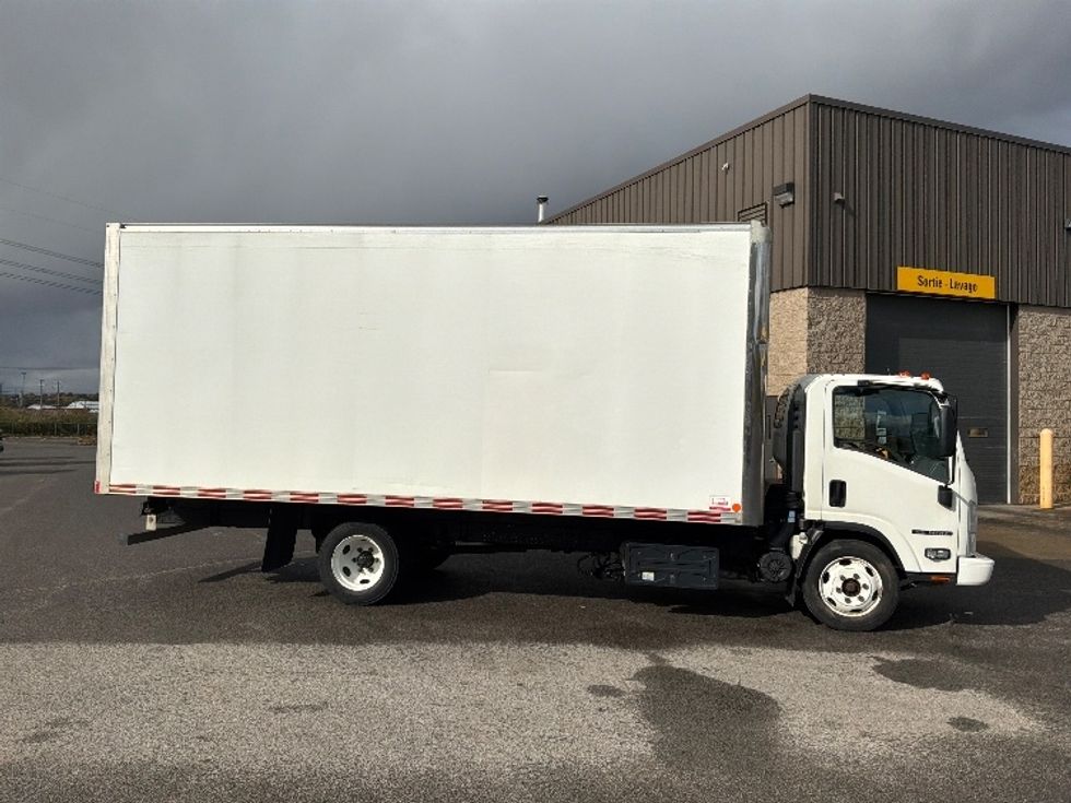 Medium Duty Box Truck-Light and Medium Duty Trucks-Isuzu-2022-NRR-Ste-Foy-PQ-279,450\n\t\tkm-$ 43,500 - Image 15