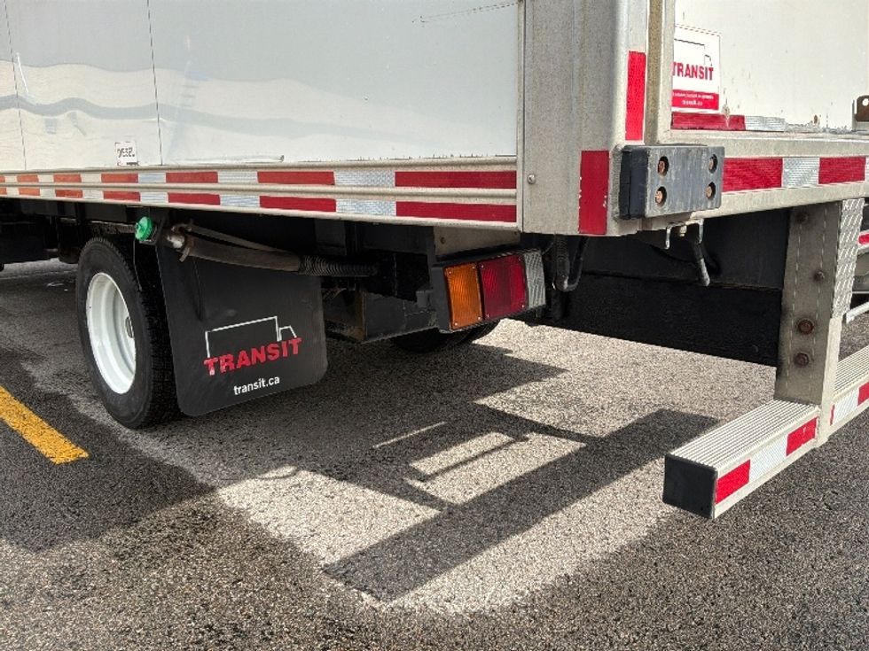 Medium Duty Box Truck-Light and Medium Duty Trucks-Isuzu-2022-NRR-Ste-Foy-PQ-279,450\n\t\tkm-$ 43,500 - Image 26