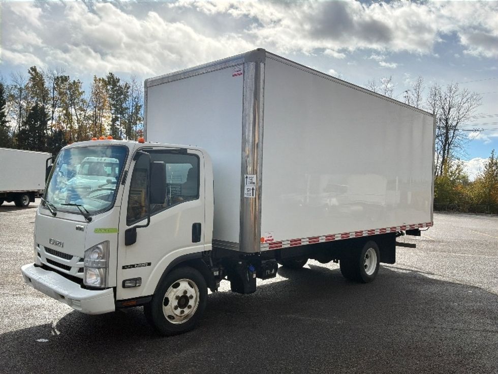 Medium Duty Box Truck-Light and Medium Duty Trucks-Isuzu-2022-NRR-Ste-Foy-PQ-279,450\n\t\tkm-$ 43,500 - Image 3