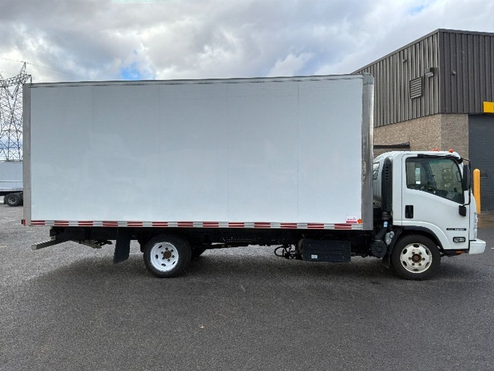 Medium Duty Box Truck-Light and Medium Duty Trucks-Isuzu-2022-NRR-Ste-Foy-PQ-282,850\n\t\tkm-$ 43,000 - Image 15