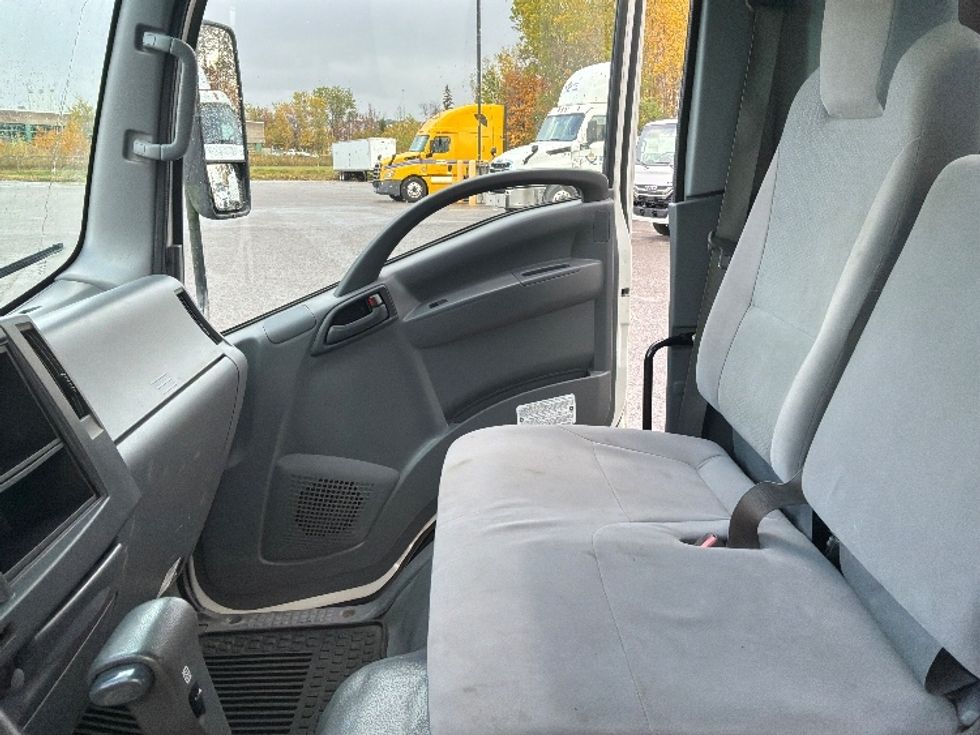 Medium Duty Box Truck-Light and Medium Duty Trucks-Isuzu-2022-NRR-Ste-Foy-PQ-282,850\n\t\tkm-$ 43,000 - Image 19