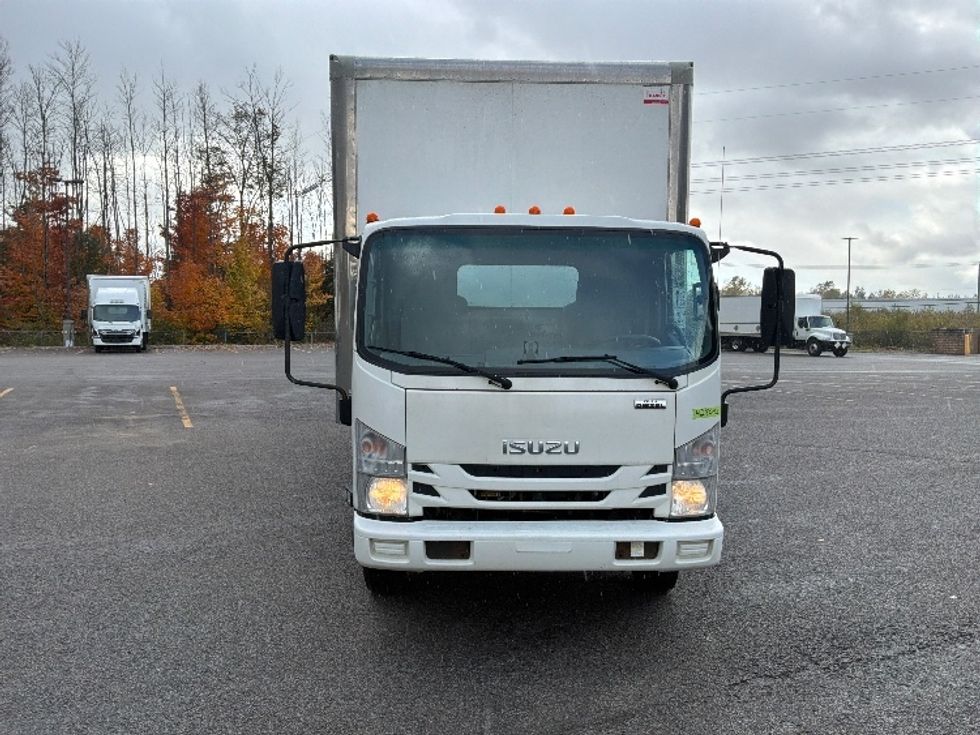 Medium Duty Box Truck-Light and Medium Duty Trucks-Isuzu-2022-NRR-Ste-Foy-PQ-282,850\n\t\tkm-$ 43,000 - Image 2