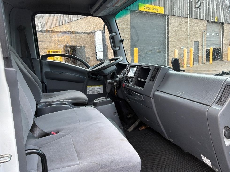 Medium Duty Box Truck-Light and Medium Duty Trucks-Isuzu-2022-NRR-Ste-Foy-PQ-282,850\n\t\tkm-$ 43,000 - Image 22
