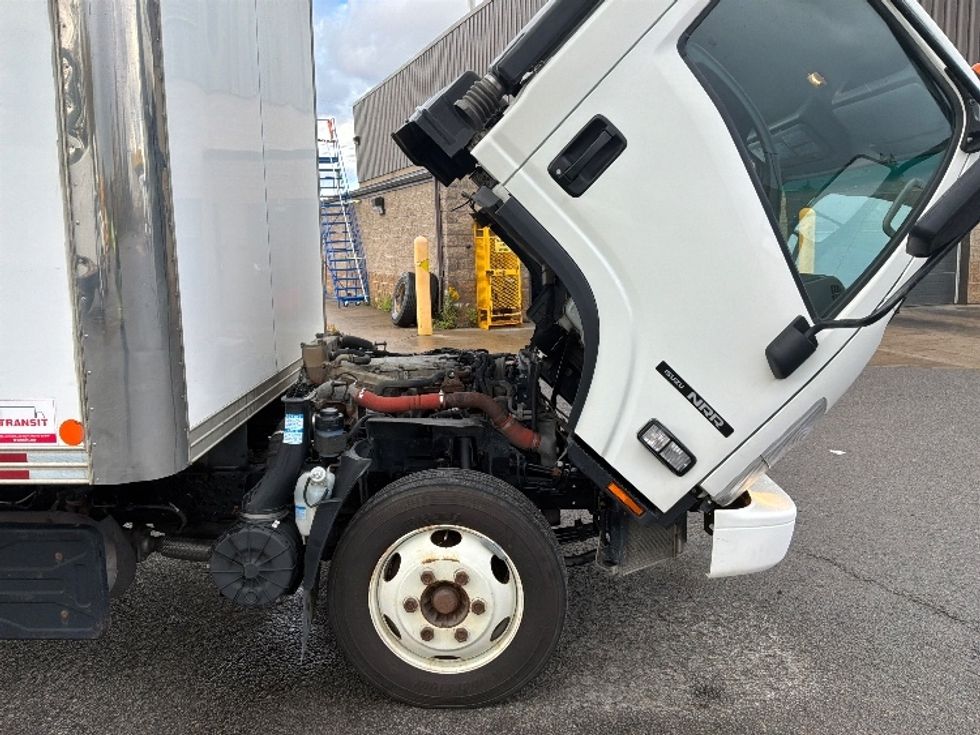 Medium Duty Box Truck-Light and Medium Duty Trucks-Isuzu-2022-NRR-Ste-Foy-PQ-282,850\n\t\tkm-$ 43,000 - Image 23