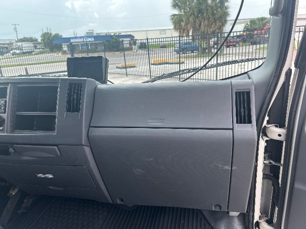 Medium Duty Box Truck-Light and Medium Duty Trucks-Isuzu-2022-NRR-Tampa-FL-123,468\n\t\tmiles-$ 41,000 - Image 20