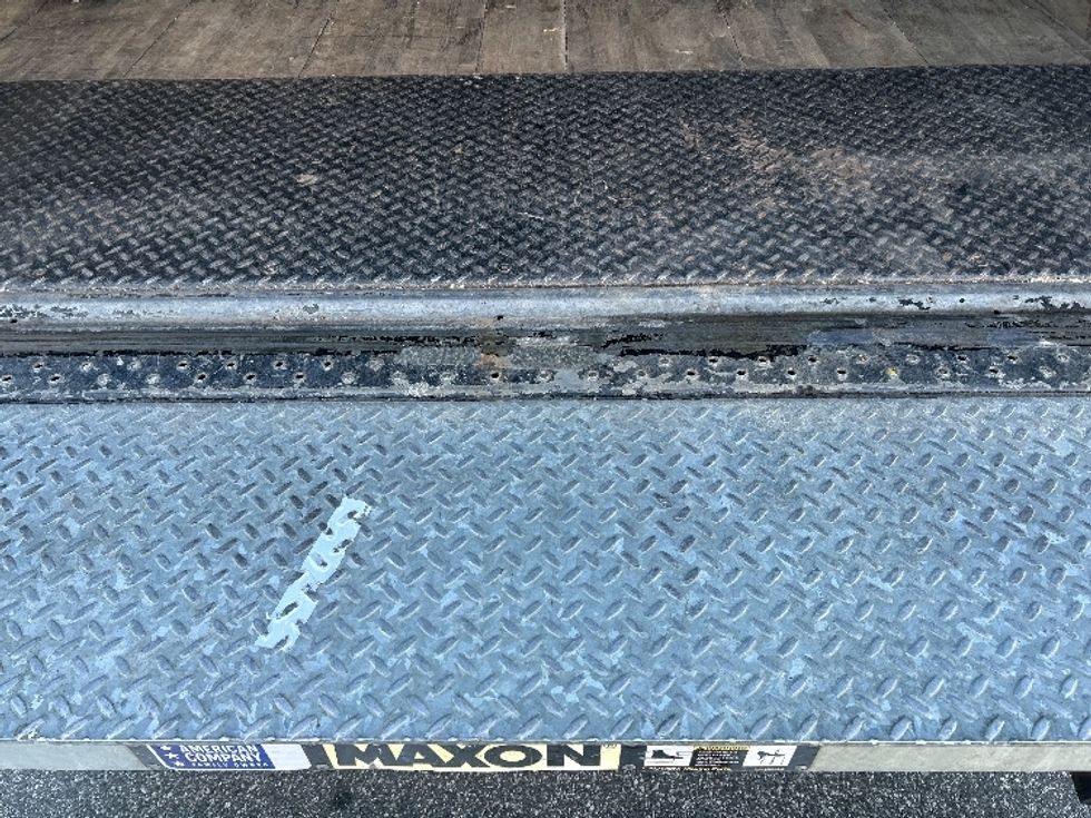 Medium Duty Box Truck-Light and Medium Duty Trucks-Isuzu-2023-FTR-Greensboro-NC-121,320\n\t\tmiles-$ 77,500 - Image 10