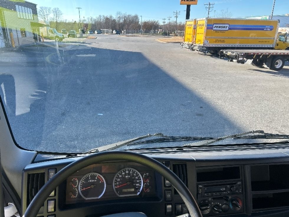 Medium Duty Box Truck-Light and Medium Duty Trucks-Isuzu-2023-FTR-Greensboro-NC-121,320\n\t\tmiles-$ 77,500 - Image 18