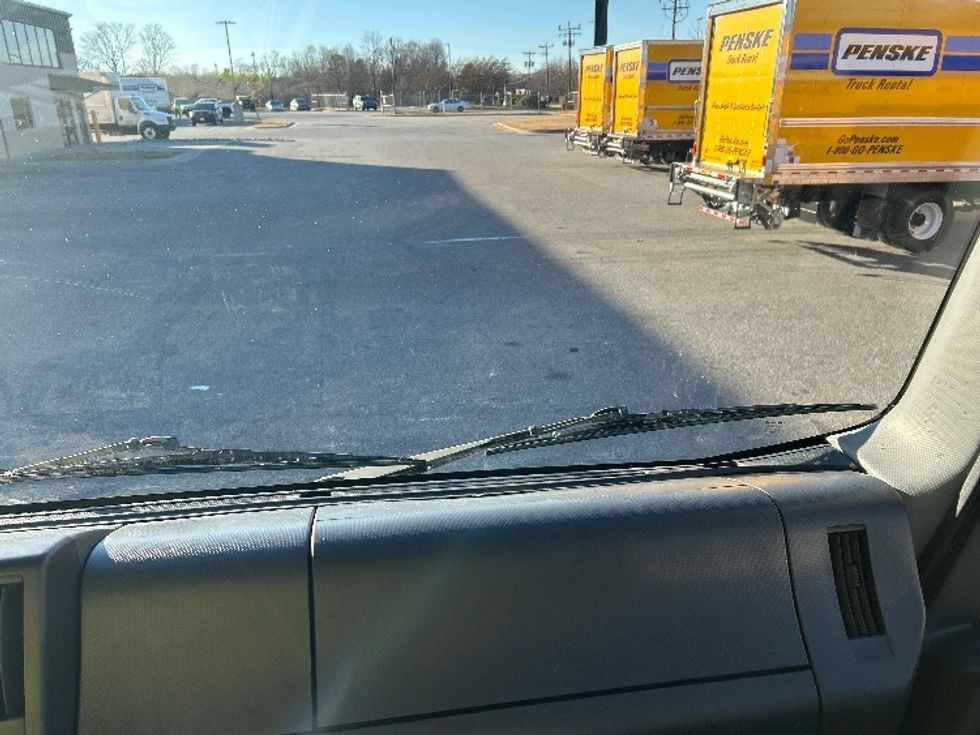 Medium Duty Box Truck-Light and Medium Duty Trucks-Isuzu-2023-FTR-Greensboro-NC-121,320\n\t\tmiles-$ 77,500 - Image 21