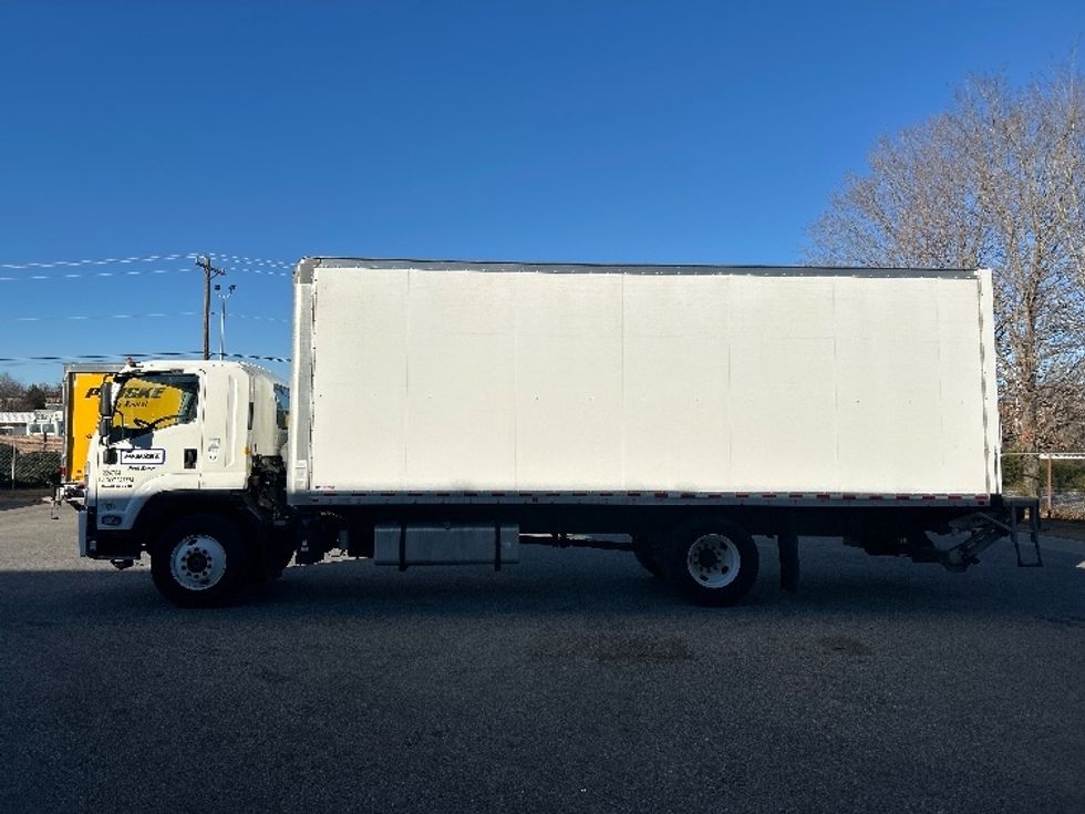 Medium Duty Box Truck-Light and Medium Duty Trucks-Isuzu-2023-FTR-Greensboro-NC-121,320\n\t\tmiles-$ 77,500 - Image 4