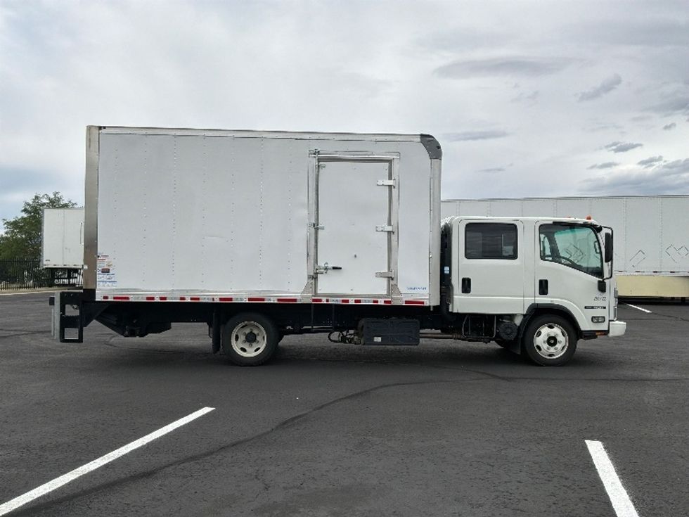 Medium Duty Box Truck-Light and Medium Duty Trucks-Isuzu-2023-NQR-Colorado Springs-CO-23,112\n\t\tmiles-$ 69,750 - Image 15