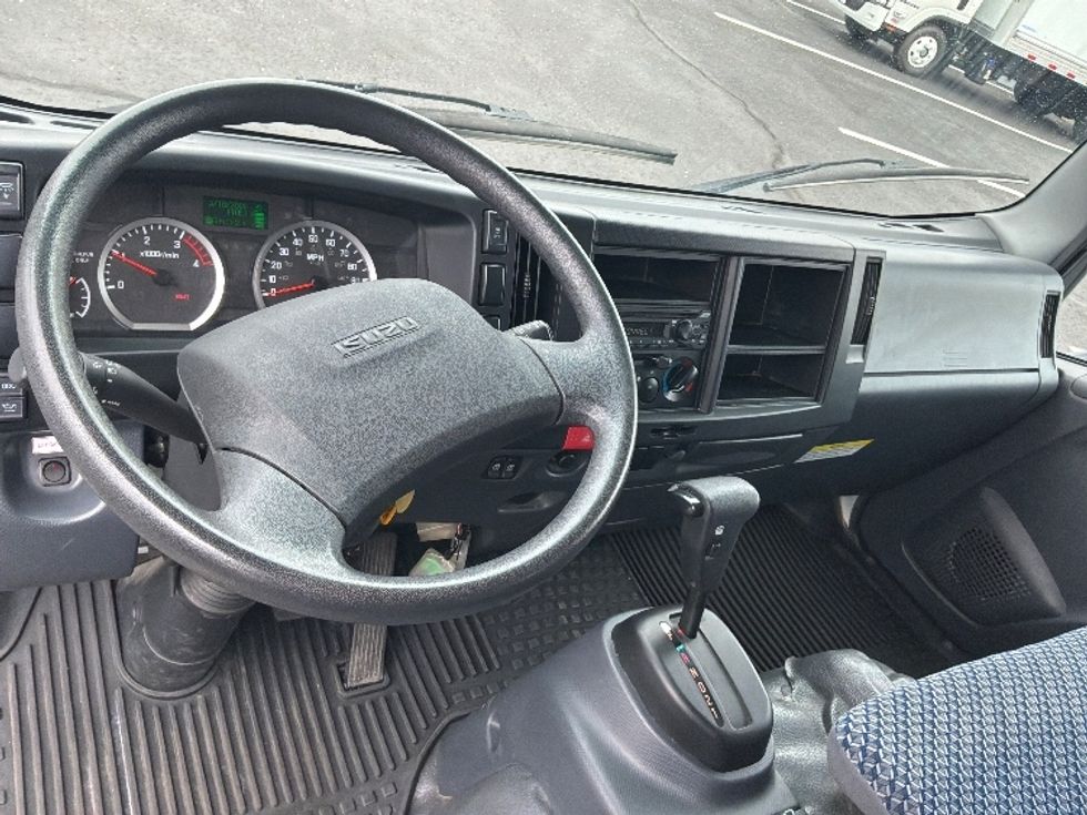 Medium Duty Box Truck-Light and Medium Duty Trucks-Isuzu-2023-NQR-Colorado Springs-CO-23,112\n\t\tmiles-$ 69,750 - Image 17