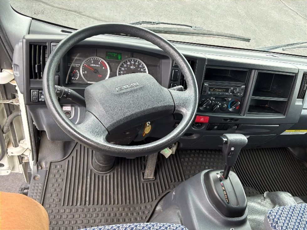 Medium Duty Box Truck-Light and Medium Duty Trucks-Isuzu-2023-NQR-Colorado Springs-CO-23,112\n\t\tmiles-$ 69,750 - Image 18