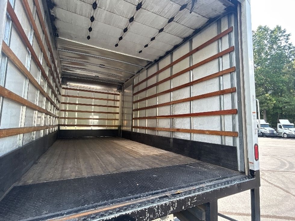 Medium Duty Box Truck-Light and Medium Duty Trucks-Isuzu-2023-NQR-Forest Park-GA-205,525\n\t\tmiles-$ 32,500 - Image 12