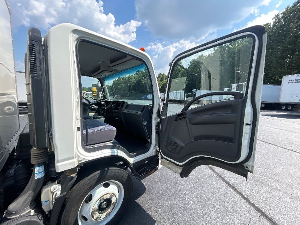 Medium Duty Box Truck-Light and Medium Duty Trucks-Isuzu-2023-NQR-Forest Park-GA-205,525\n\t\tmiles-$ 32,500 - Image 20