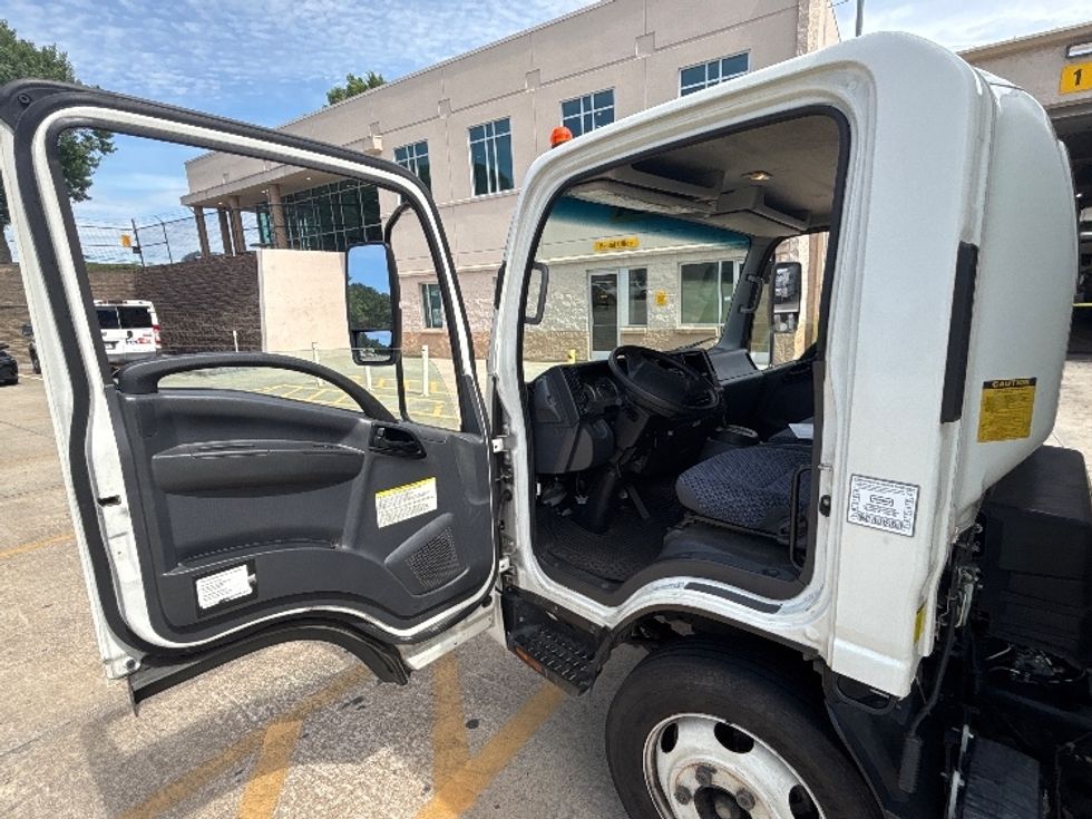Medium Duty Box Truck-Light and Medium Duty Trucks-Isuzu-2023-NQR-Forest Park-GA-206,354\n\t\tmiles-$ 32,500 - Image 15
