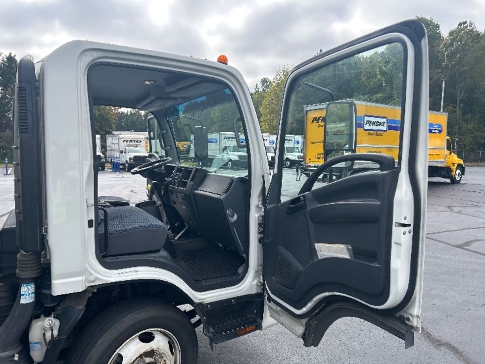 Medium Duty Box Truck-Light and Medium Duty Trucks-Isuzu-2023-NQR-Kennesaw-GA-95,346\n\t\tmiles-$ 59,500 - Image 20