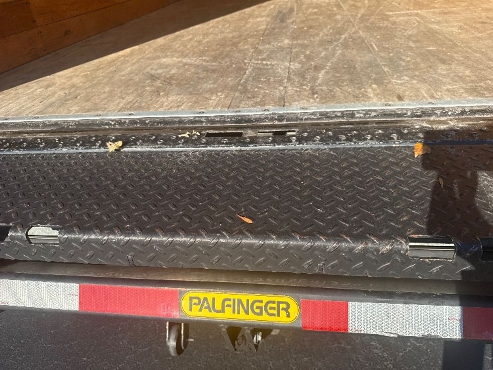 Medium Duty Box Truck-Light and Medium Duty Trucks-Isuzu-2023-NQR-Kennesaw-GA-98,190\n\t\tmiles-$ 59,000 - Image 10