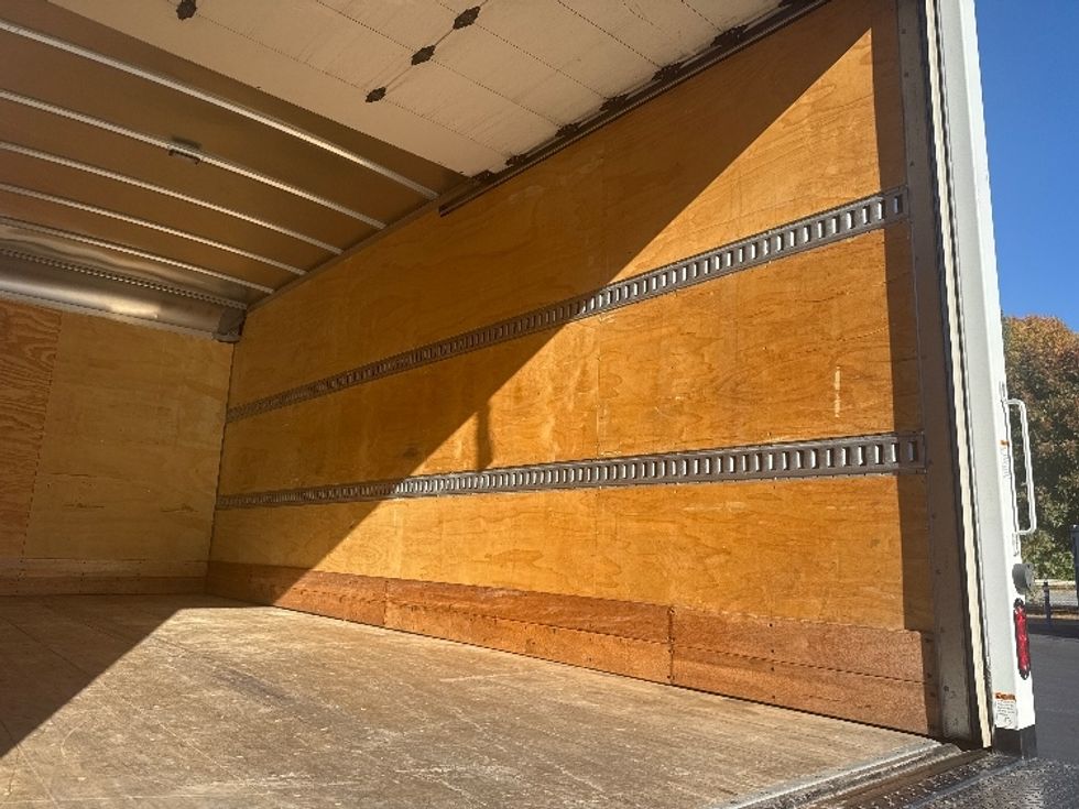 Medium Duty Box Truck-Light and Medium Duty Trucks-Isuzu-2023-NQR-Kennesaw-GA-98,190\n\t\tmiles-$ 59,000 - Image 12