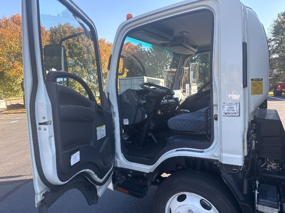 Medium Duty Box Truck-Light and Medium Duty Trucks-Isuzu-2023-NQR-Kennesaw-GA-98,190\n\t\tmiles-$ 59,000 - Image 16