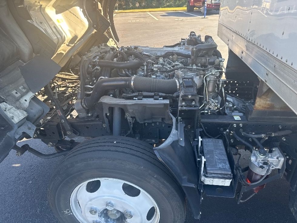 Medium Duty Box Truck-Light and Medium Duty Trucks-Isuzu-2023-NQR-Kennesaw-GA-98,190\n\t\tmiles-$ 59,000 - Image 24