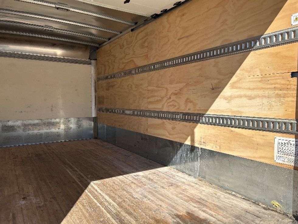 Medium Duty Box Truck-Light and Medium Duty Trucks-Isuzu-2023-NRR-New Bedford-MA-43,458\n\t\tmiles-$ 56,750 - Image 12