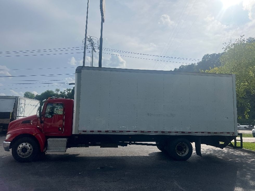 2016 Kenworth T370 Medium Duty Box Truck