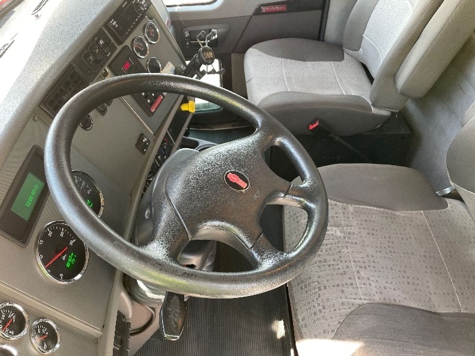 Medium Duty Box Truck-Light and Medium Duty Trucks-Kenworth-2017-T270-Wilsonville-OR-299,776\n\t\tmiles-$ 33,750 - Image 15