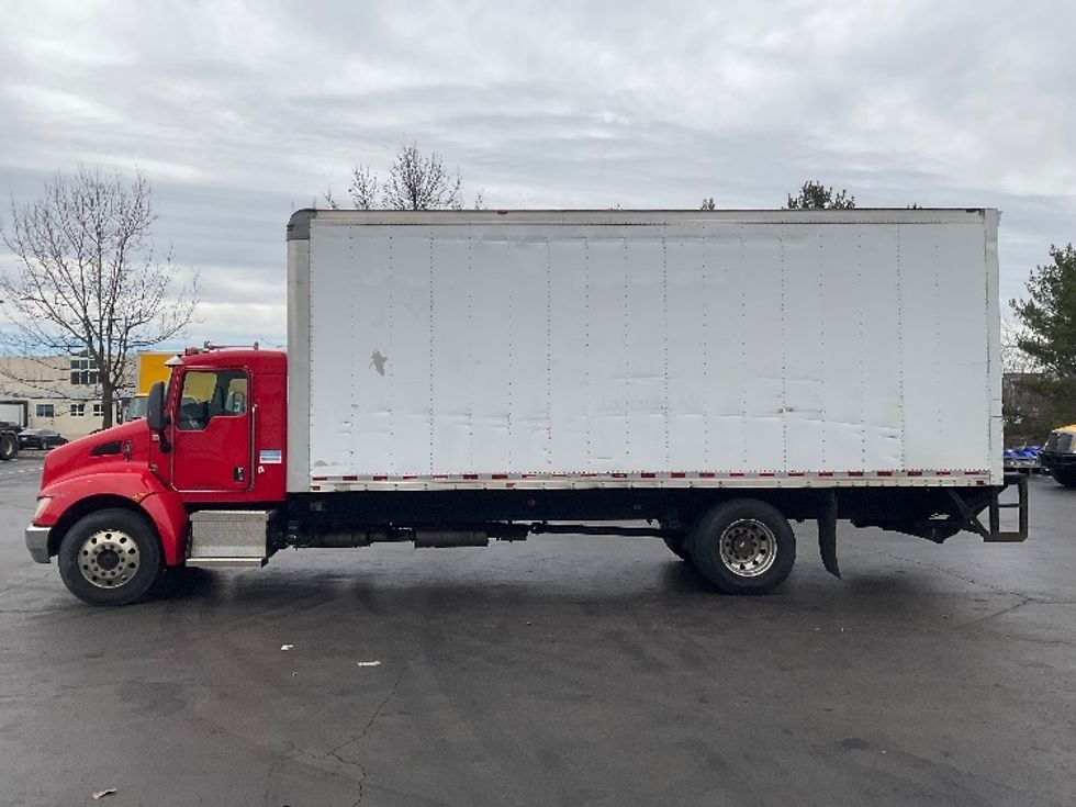2017 Kenworth T370 Medium Duty Box Truck