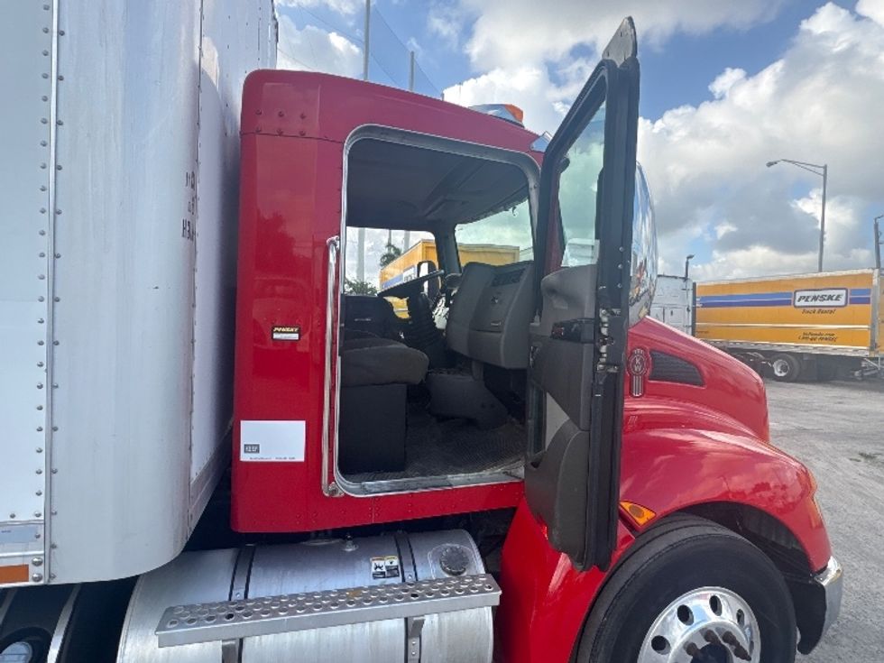 Medium Duty Box Truck-Light and Medium Duty Trucks-Kenworth-2017-T370-Miami-FL-265,337\n\t\tmiles-$ 37,750 - Image 20