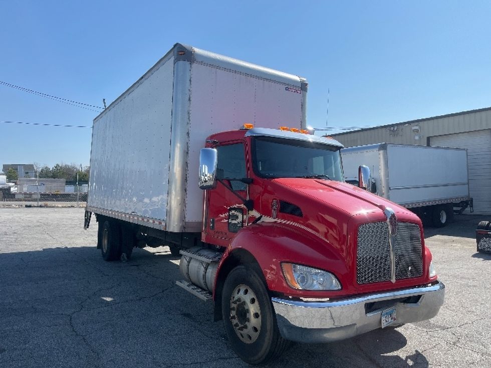 Medium Duty Box Truck-Light and Medium Duty Trucks-Kenworth-2018-T270-Forest Park-GA-224,259\n\t\tmiles-$ 18,000 - Image 1