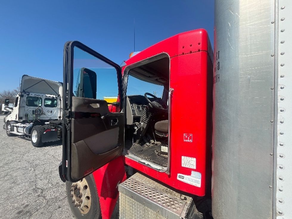 Medium Duty Box Truck-Light and Medium Duty Trucks-Kenworth-2018-T270-Forest Park-GA-224,259\n\t\tmiles-$ 18,000 - Image 15