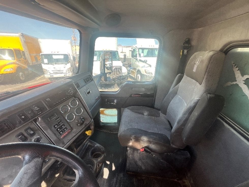 Medium Duty Box Truck-Light and Medium Duty Trucks-Kenworth-2018-T270-Forest Park-GA-224,259\n\t\tmiles-$ 18,000 - Image 18