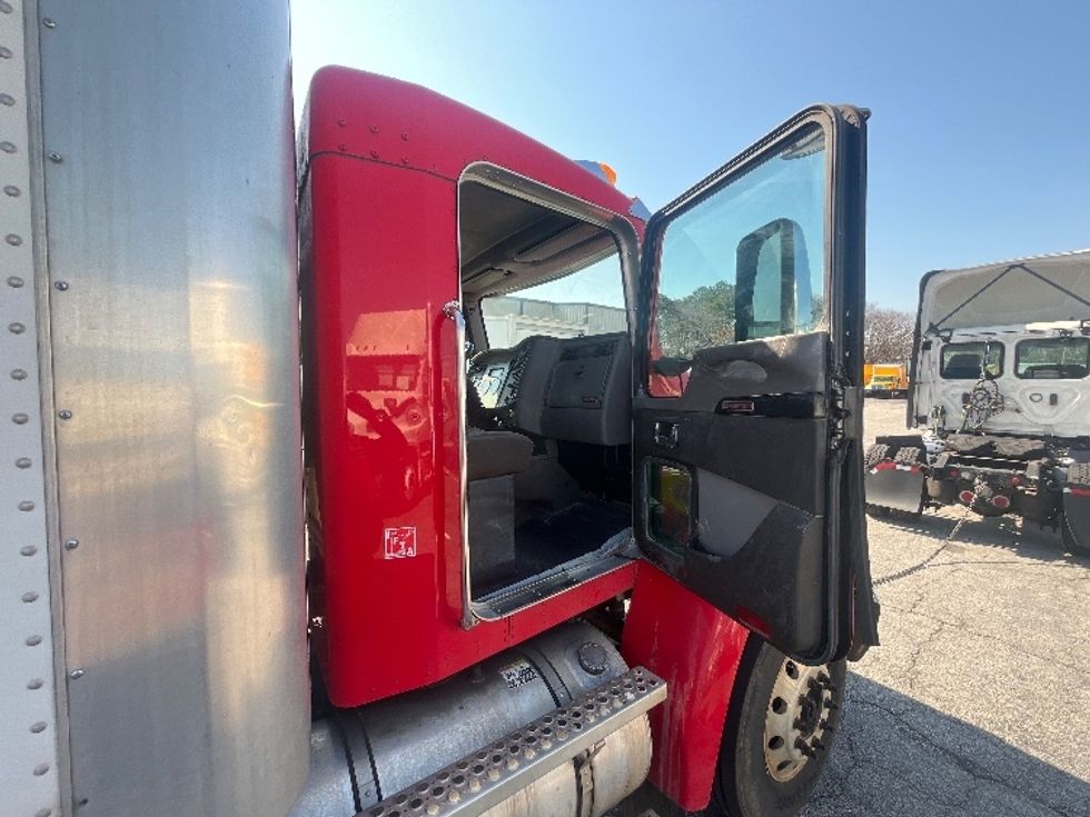 Medium Duty Box Truck-Light and Medium Duty Trucks-Kenworth-2018-T270-Forest Park-GA-224,259\n\t\tmiles-$ 18,000 - Image 19