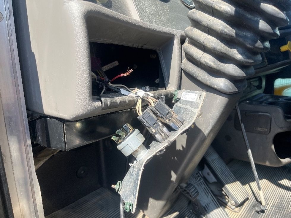 Medium Duty Box Truck-Light and Medium Duty Trucks-Kenworth-2018-T270-Forest Park-GA-224,259\n\t\tmiles-$ 18,000 - Image 24