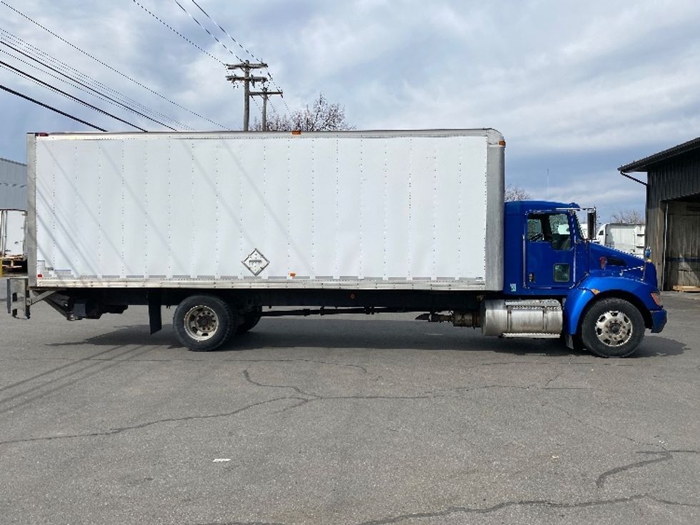Medium Duty Box Truck-Light and Medium Duty Trucks-Kenworth-2018-T370-Coxsackie-NY-200,141\n\t\tmiles-$ 41,750 - Image 15