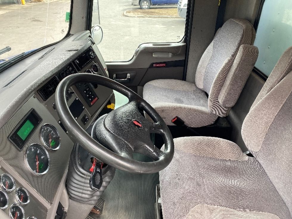 Medium Duty Box Truck-Light and Medium Duty Trucks-Kenworth-2018-T370-Coxsackie-NY-200,141\n\t\tmiles-$ 41,750 - Image 19