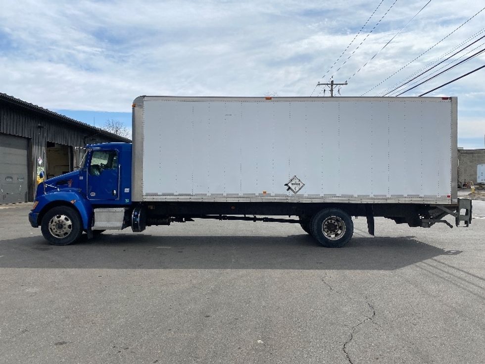 Medium Duty Box Truck-Light and Medium Duty Trucks-Kenworth-2018-T370-Coxsackie-NY-200,141\n\t\tmiles-$ 41,750 - Image 4