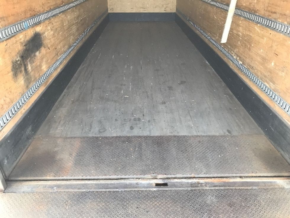 Medium Duty Box Truck-Light and Medium Duty Trucks-Kenworth-2018-T370-Windsor-WI-322,870\n\t\tmiles-$ 31,000 - Image 10
