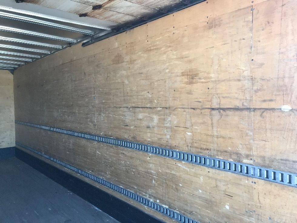 Medium Duty Box Truck-Light and Medium Duty Trucks-Kenworth-2018-T370-Windsor-WI-322,870\n\t\tmiles-$ 31,000 - Image 12