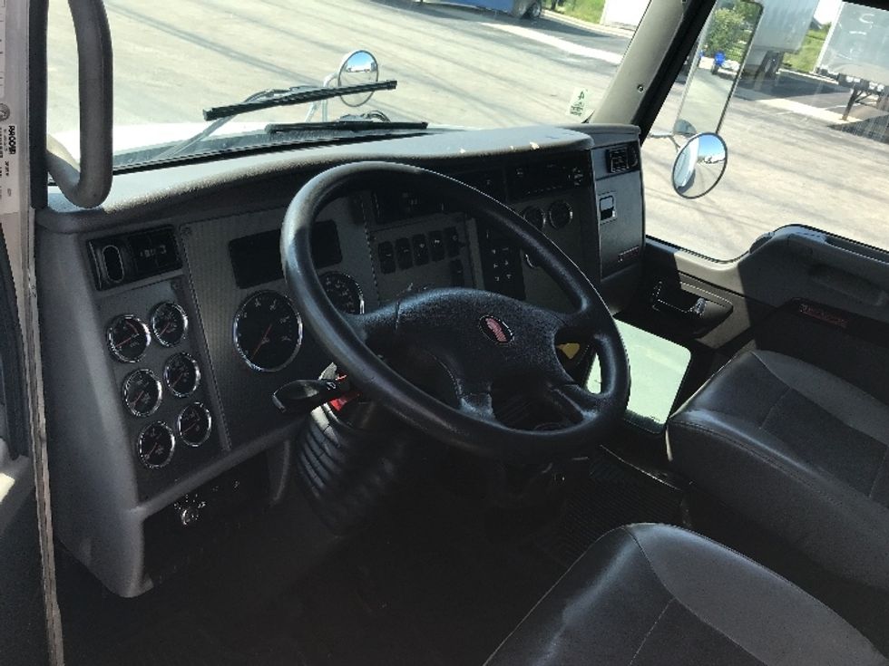 Medium Duty Box Truck-Light and Medium Duty Trucks-Kenworth-2018-T370-Windsor-WI-322,870\n\t\tmiles-$ 31,000 - Image 17