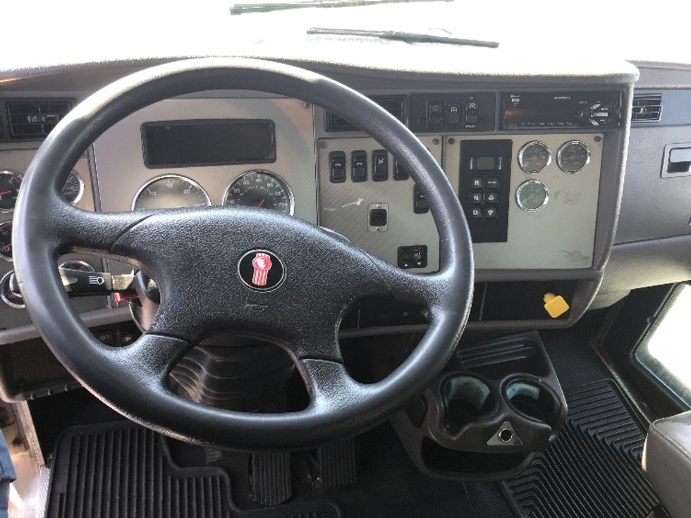 Medium Duty Box Truck-Light and Medium Duty Trucks-Kenworth-2018-T370-Windsor-WI-322,870\n\t\tmiles-$ 31,000 - Image 18